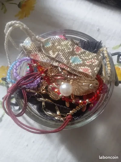 Jarre a bijoux 33 bijoux mystère
